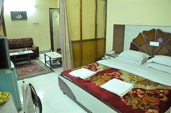 Hotel Heera International Kolkata Exterior photo