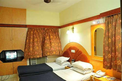 Hotel Heera International Kolkata Exterior photo