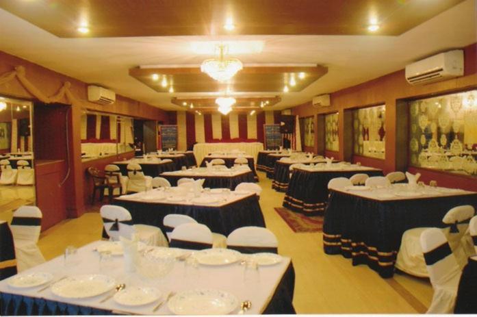 Hotel Heera International Kolkata Exterior photo